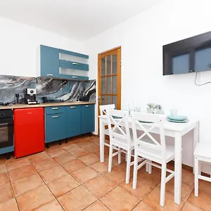 Apartment Color Ap Calea Victoriei 12c, Bucharest