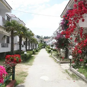 https://villa-repas.hotelschalkidiki.net